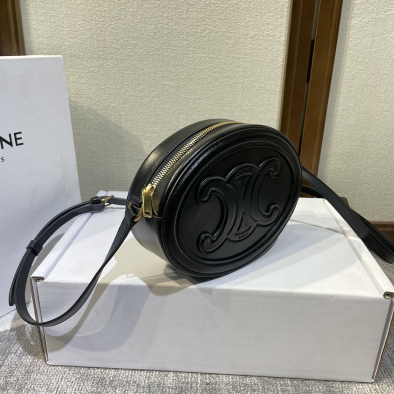 Ce1i*e triomphe bags